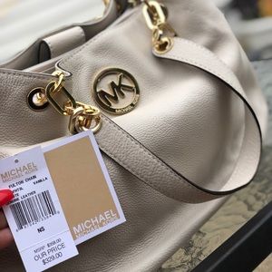 NEVER WORN Michael Kors Vanilla Leather tote